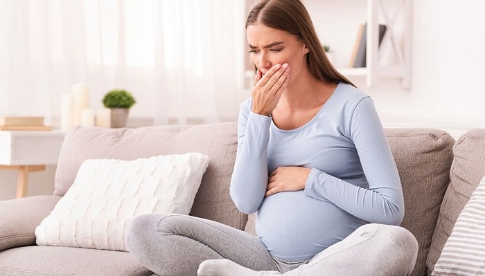 تهوع یکی از علائم کمتر شایع کلستاز بارداری است.